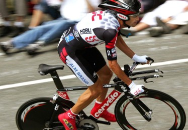 爱游戏官网-巴萨半场四球横扫毕尔巴鄂，缔造西超杯历史半场最大分差奇迹