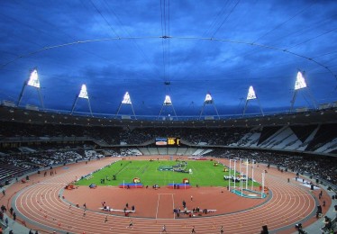 爱游戏：葡裁判总监直言，VAR介入过度？争议判罚背后的执法尺度之辩