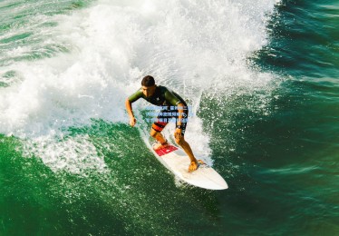 爱游戏官网_霍姆斯二世训练营奔跑视频曝光，体育世界瞩目其回归征程