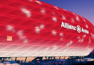 爱游戏-温情告别还是表面文章？姆巴佩发文送别阿隆索引发更衣室裂痕猜测