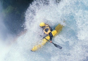 爱游戏_库里首节无球战术奏效，盛赞斯潘塞持球组织能力