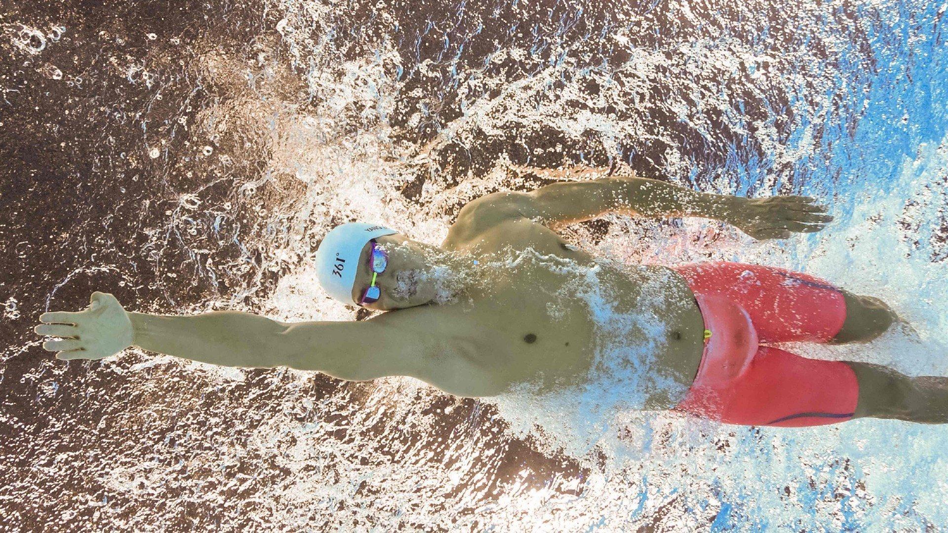 皇马发布西超杯决赛国家德比预热海报,维尼修斯单人出镜彰显核心地位