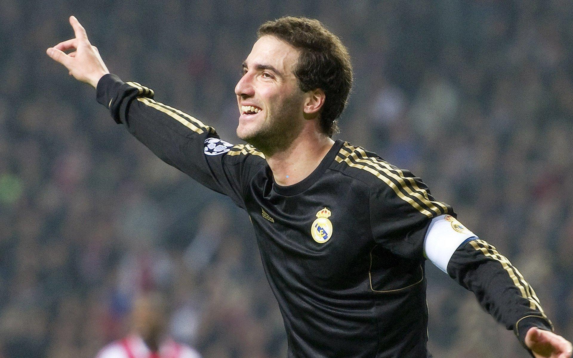 鲍尔鬼斧神工助攻撕裂防线,克尼佩尔三分空心入网奏响胜利凯歌